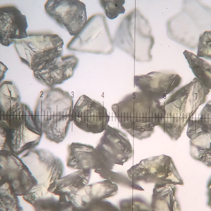 Crushed diamond grit